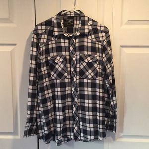 Flannel shirt. Navy blue and white pattern. Medium